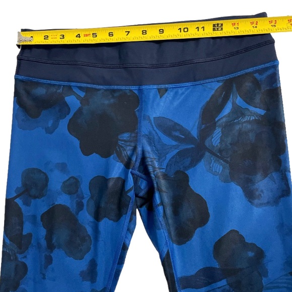 Lululemon Run Inspire Crop II Blue Watercolor Floral Print Leggings Size 8 - Picture 13 of 16
